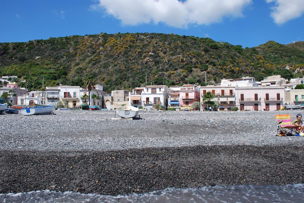 Vulcanoconsult Appartamenti Spiaggia Lipari  Exteriör bild