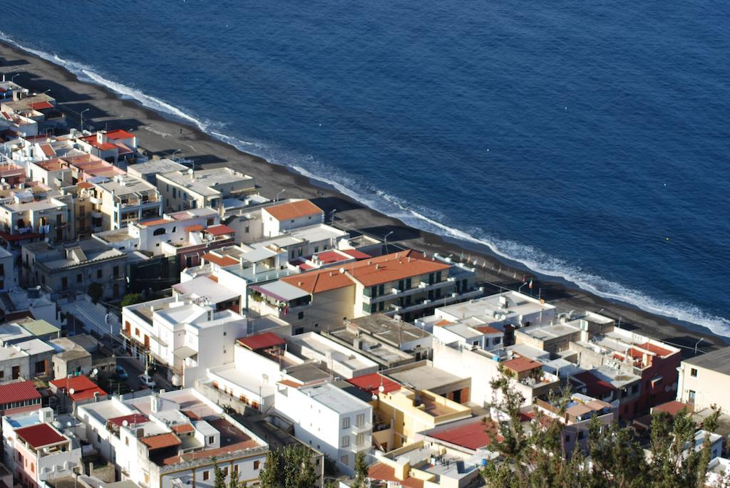 Vulcanoconsult Appartamenti Spiaggia Lipari  Exteriör bild